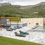 Horizon Villa *